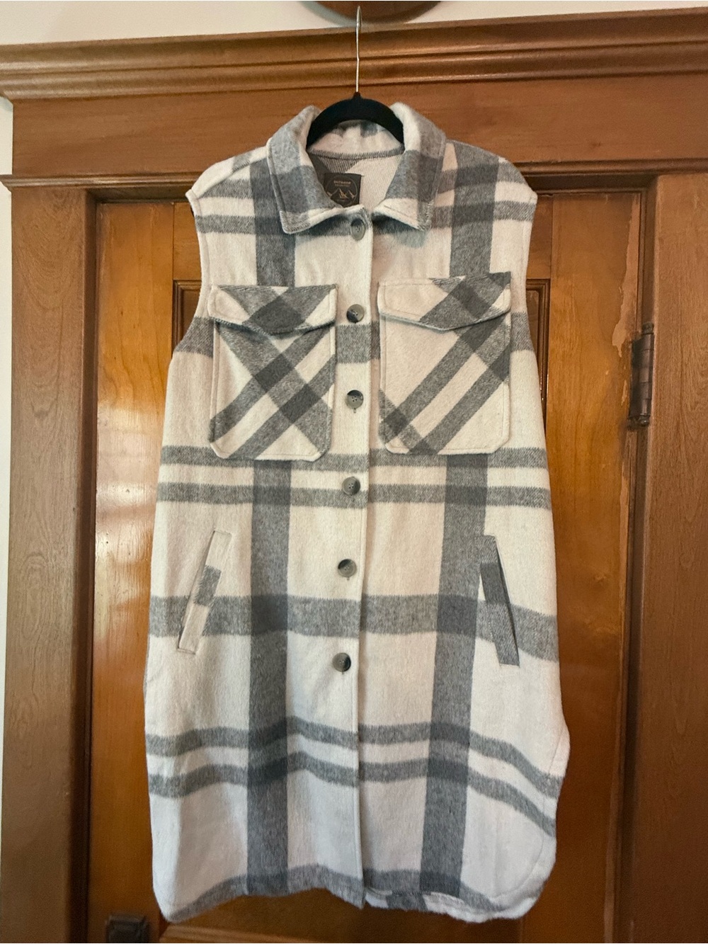 Outdoor Collection Plaid Shacket - Grey & Cream